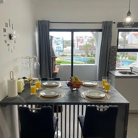 Golden Breeze Holidays Apartament