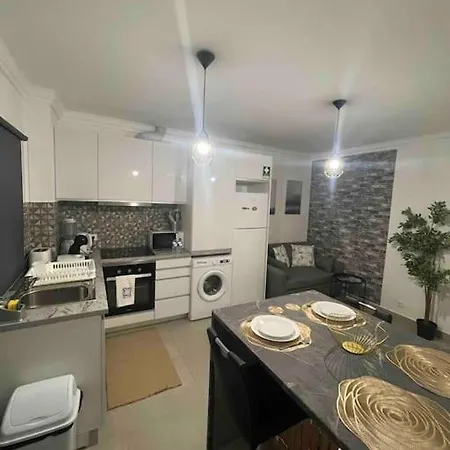 Golden Breeze Holidays Σάγκρες