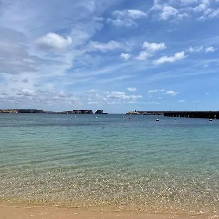 Golden Breeze Holidays アパート サグレス