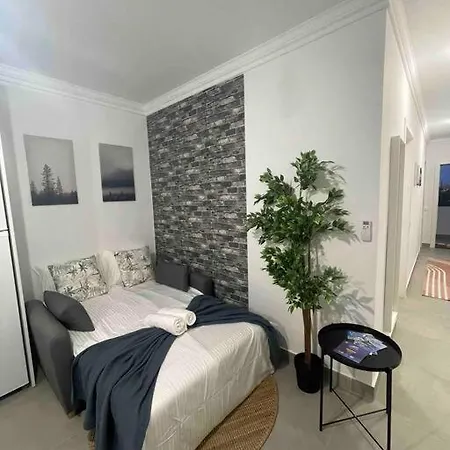 Golden Breeze Holidays サグレス