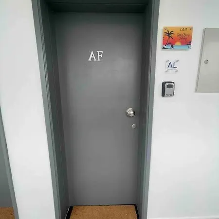 アパート Golden Breeze Holidays *