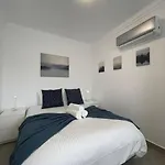 아파트 Golden Breeze Holidays
